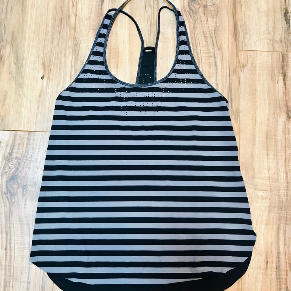 Lululemon ‘water bound singlet’